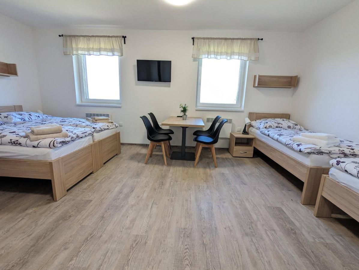 Restaurace A Penzion Gansberg Cotkytle Zewnętrze zdjęcie